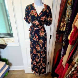 Flynn Skye 2 piece set navy floral MED